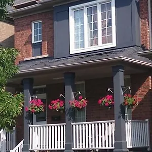 Habitación en casa particular Village At York U, Toronto